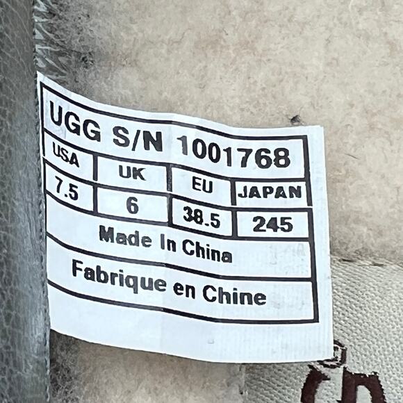 UGG Australia Ashdale women's shearling lined duck shoes. Designer - Picture 10 of 10